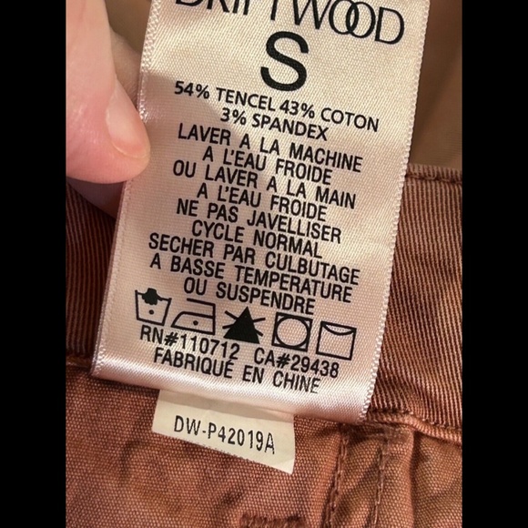 Driftwood Elastic Waist Tapered Ankle Embroidered Pants Clay Size S - NWT - Picture 6 of 6